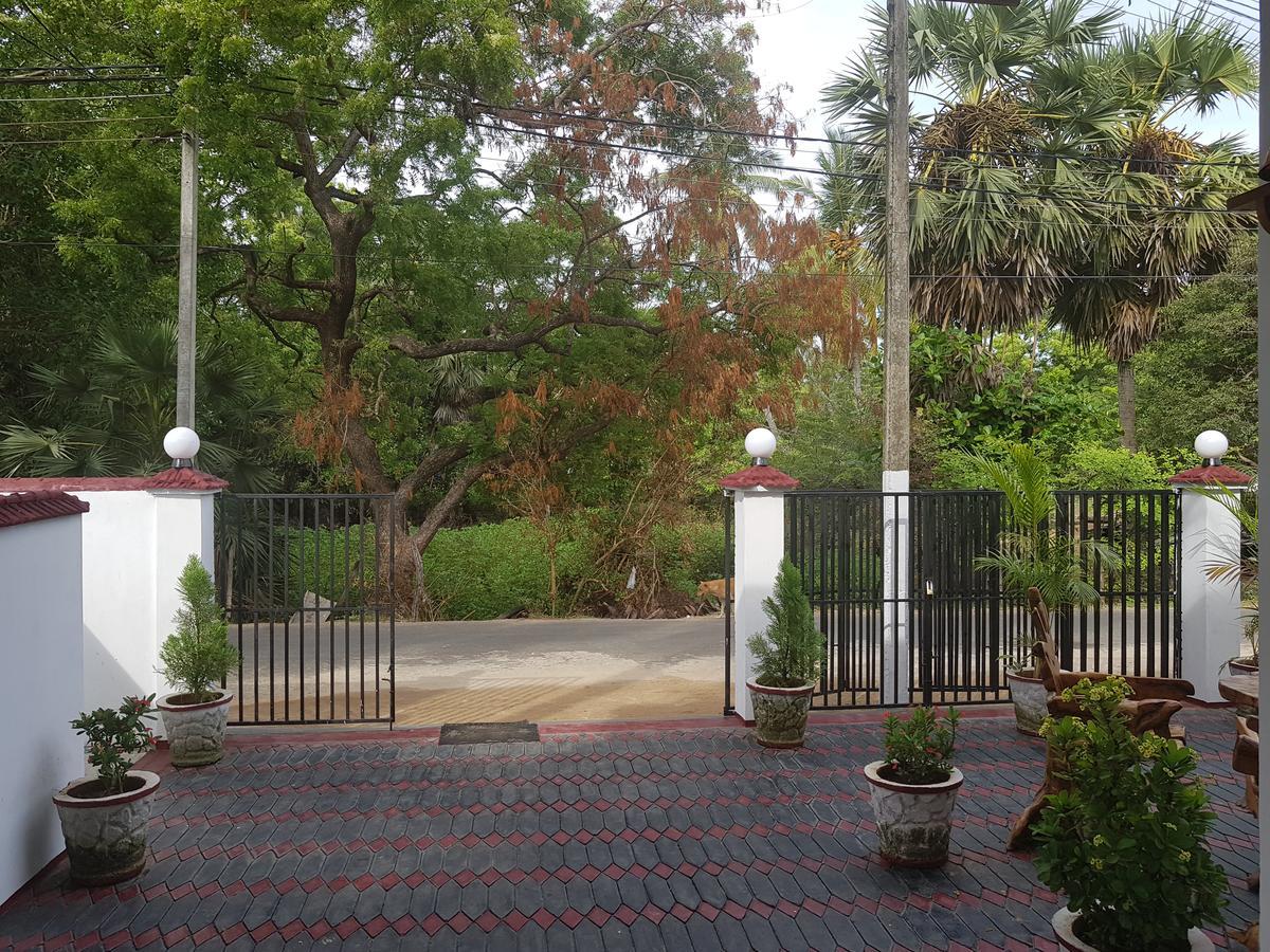 Hilton Cottage Trincomalee Buitenkant foto