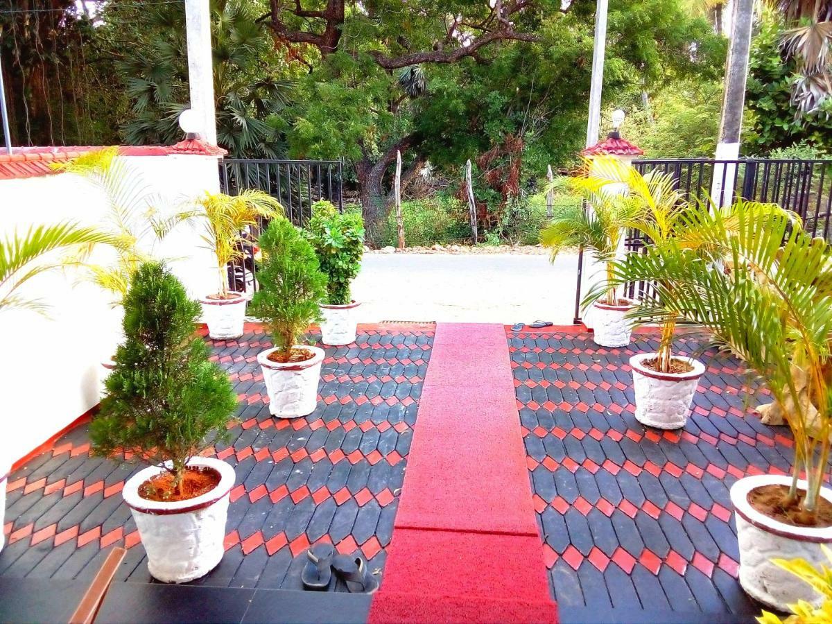 Hilton Cottage Trincomalee Buitenkant foto